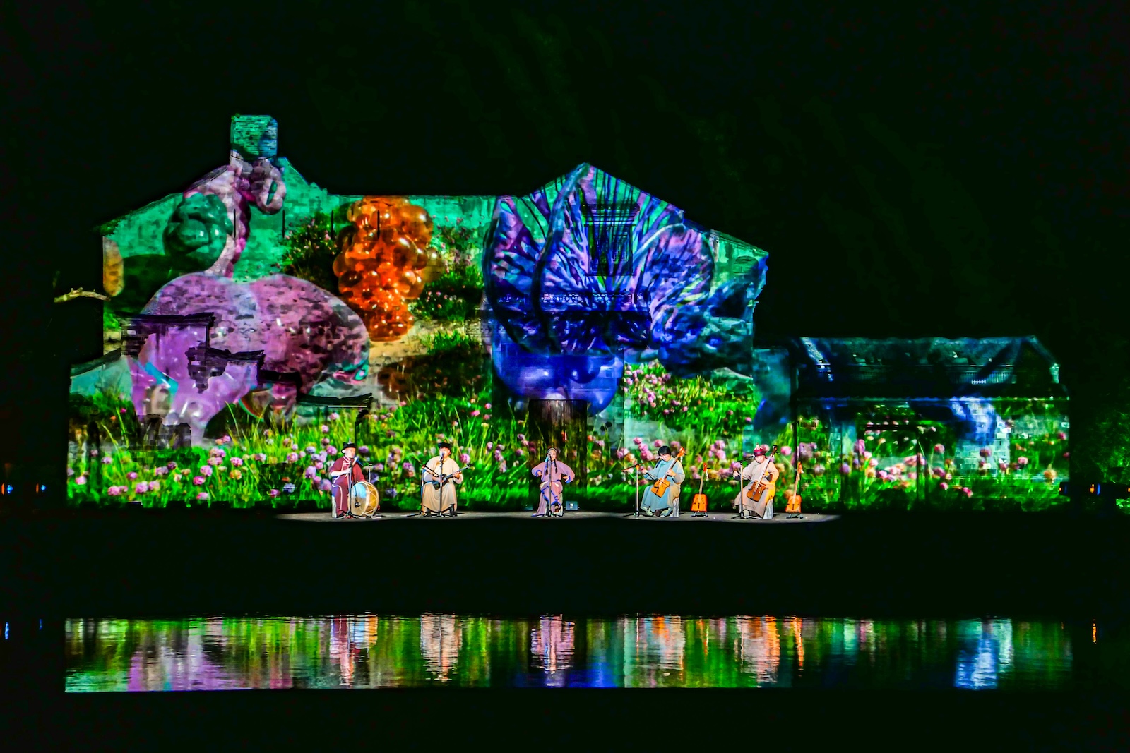 Out of the Comfort Zone: Creativity That Captivated 350,000 People in Wuzhen